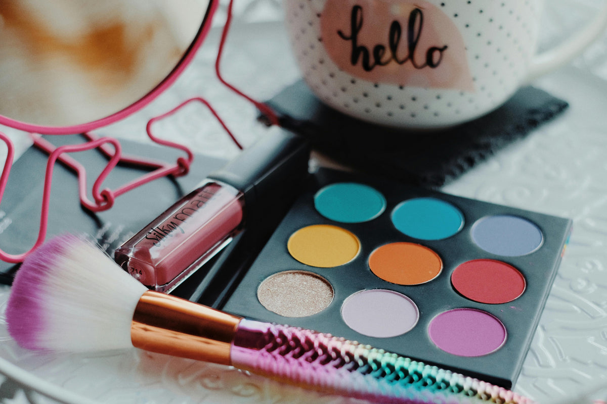 MAKEUP