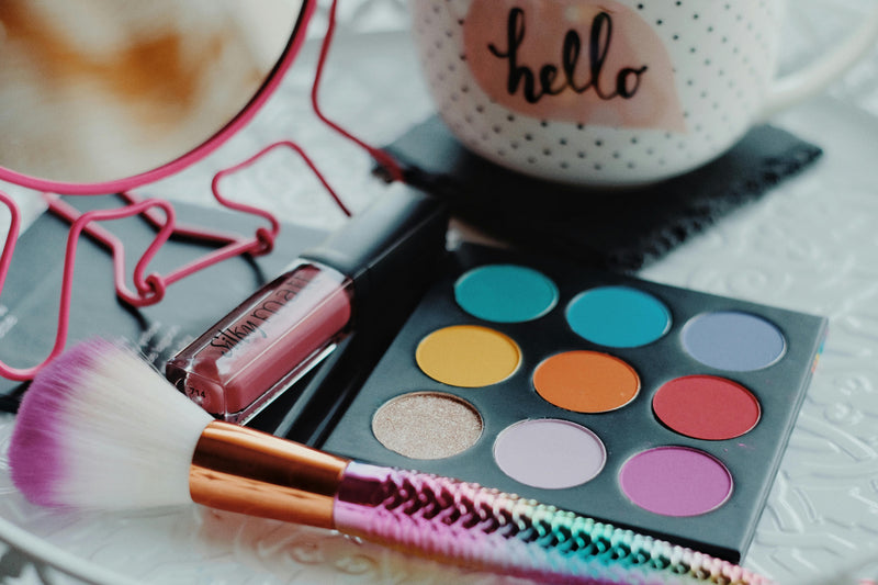 MAKEUP