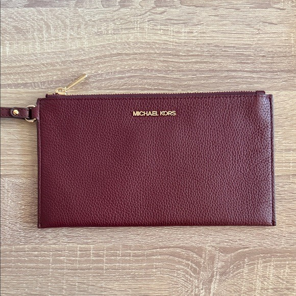 Michael Kors Jet Set Travel Lg TZ Wristlet Leather Deep Red Clutch