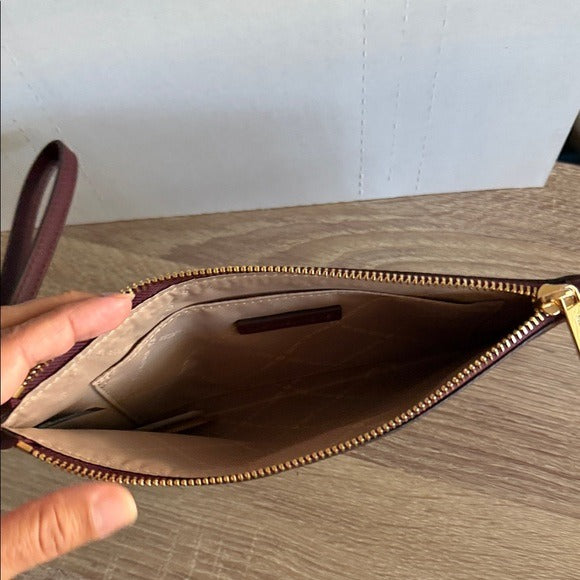 Michael Kors Jet Set Travel Lg TZ Wristlet Leather Deep Red Clutch