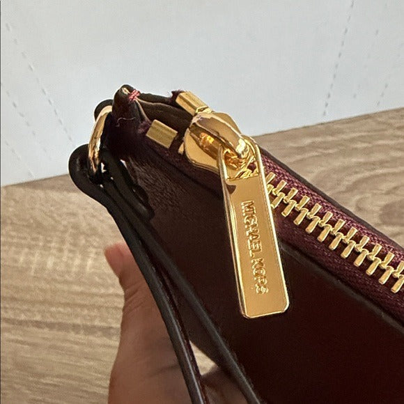 Michael Kors Jet Set Travel Lg TZ Wristlet Leather Deep Red Clutch