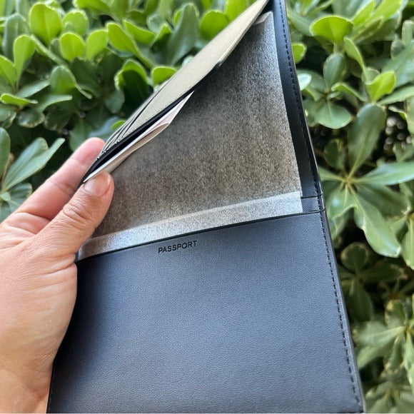 Coach Passport Case In Signature Canvas New