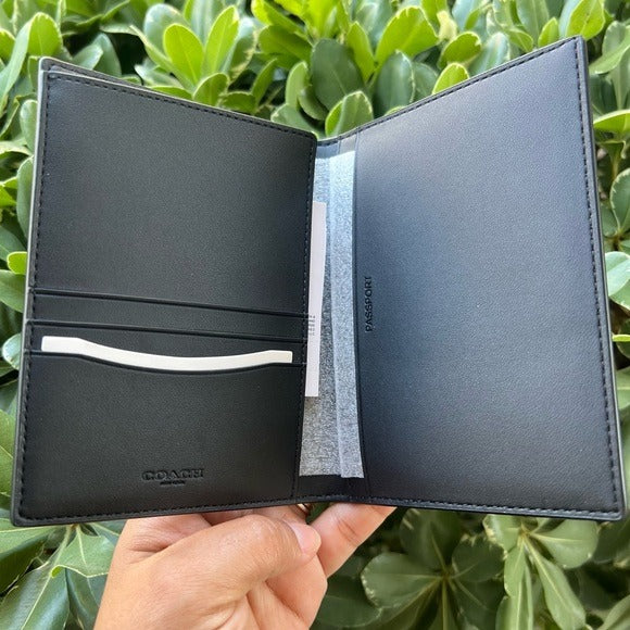 Coach Passport Case In Signature Canvas New