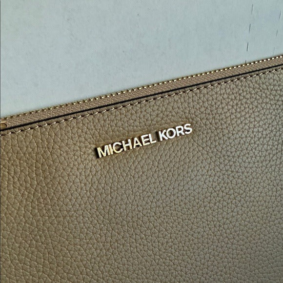 Michael Kors Jet Set Travel Lg Tz Wristlet Camel Leather Wristlet